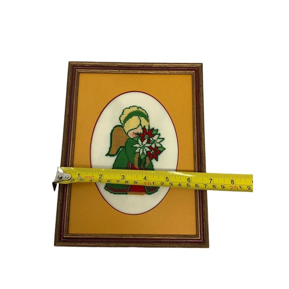 Framed Complete Floss Peti Point Stitch Praying Angel Poinsettias Vintage XMas - Picture 8 of 13